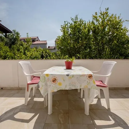 Marjetka & Tina In Rab - Kvarner Region Gæstehus