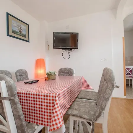 Marjetka & Tina In Rab - Kvarner Region Gæstehus