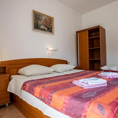 Guest house Marjetka & Tina In Rab - Kvarner Region 4*