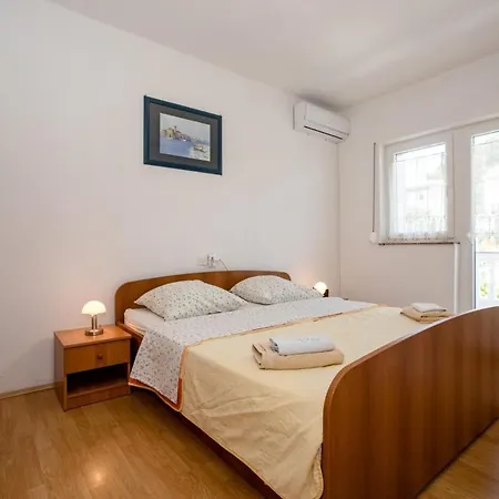 Guest house Marjetka & Tina In Rab - Kvarner Region