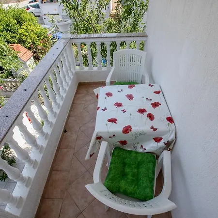 Marjetka & Tina In Rab - Kvarner Region Guest house
